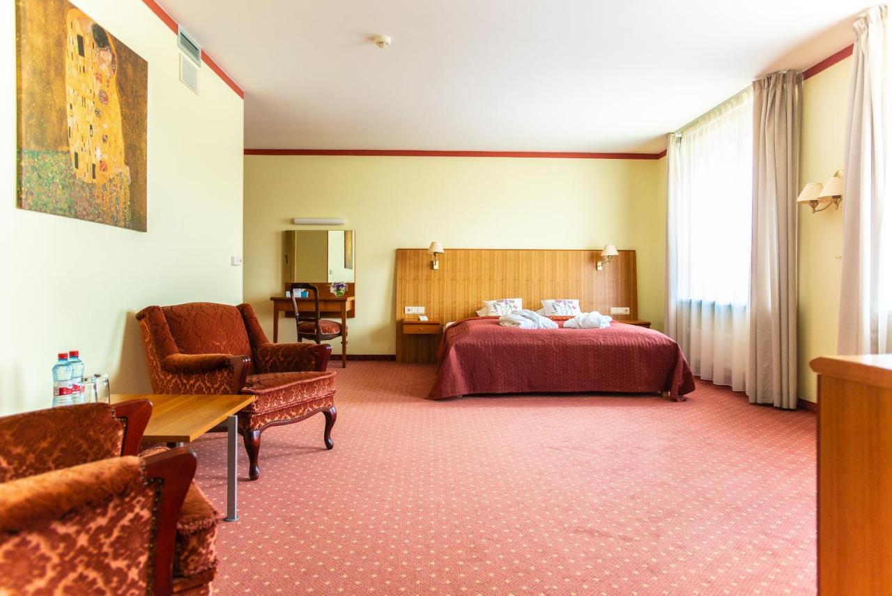Hotel Tigra Priekuļi Екстериор снимка