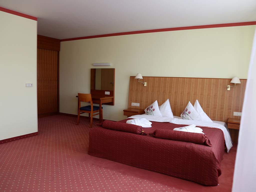 Hotel Tigra Priekuļi Екстериор снимка